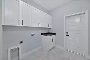 1313 NE 7th Ave, Cape Coral, FL 33909 - Photo 23