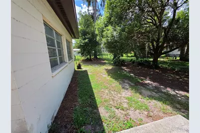 1103 N Crystal Terrace, Plant City, FL 33563 - Photo 9