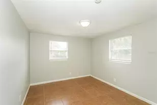 10301 N 17th St, Tampa, FL 33612 - Photo 11