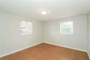 10301 N 17th St, Tampa, FL 33612 - Photo 9