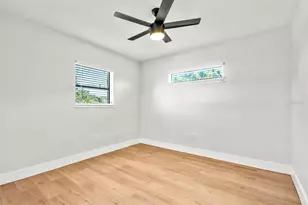 300 S Nimbus Ave, Clearwater, FL 33765 - Photo 9