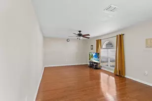 12614 Lake Vista Dr, Gibsonton, FL 33534 - Photo 15