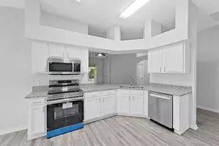 1423 Lake Shore Ranch Dr, Seffner, FL 33584 - Photo 15