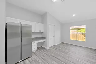 1423 Lake Shore Ranch Dr, Seffner, FL 33584 - Photo 13