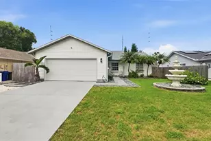 70 Squire Ct, Dunedin, FL 34698 - Photo 1