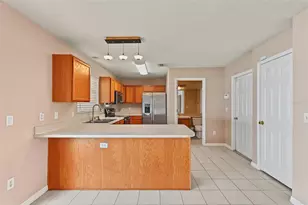150 Sawtooth Dr, Valrico, FL 33594 - Photo 3