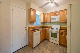 6219 2nd Ave S, Saint Petersburg, FL 33707 - Photo 7