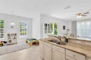 8307 Manor Club Cir, Tampa, FL 33647 - Photo 11
