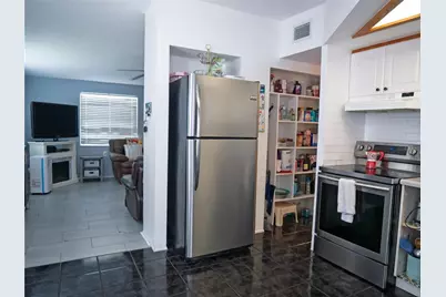 718 Northmoor Avenue N, Saint Petersburg, FL 33702 - Photo 9