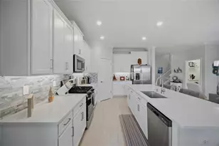 17218 Star Banks St, Wimauma, FL 33598 - Photo 11