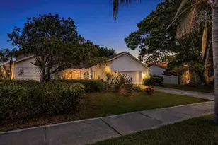 1620 Country Ln, Dunedin, FL 34698 - Photo 1