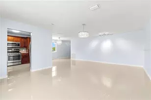 5660 80th St N, Saint Petersburg, FL 33709 - Photo 9