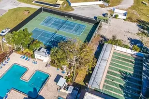 5660 80th St N, Saint Petersburg, FL 33709 - Photo 5