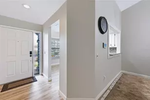 2478 Bentley Dr, Palm Harbor, FL 34684 - Photo 11