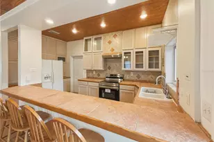 211 E 131st Ave, Tampa, FL 33612 - Photo 15