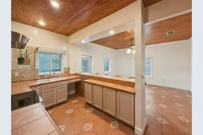 211 E 131st Avenue, Tampa, FL 33612 - Photo 17
