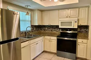 2529 Oakleaf Ln, Clearwater, FL 33763 - Photo 3
