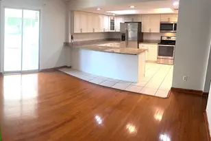 902 Samy Dr, Tampa, FL 33613 - Photo 13