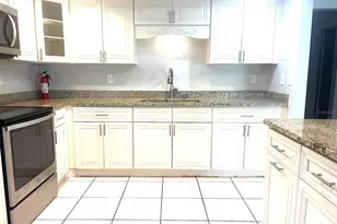 902 Samy Dr, Tampa, FL 33613 - Photo 11