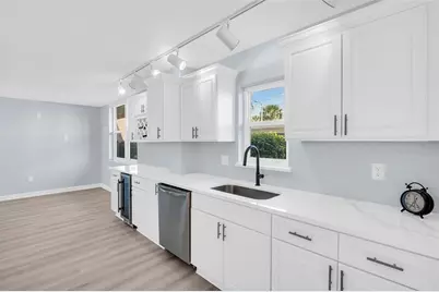 7930 Sun Island Drive S #104, South Pasadena, FL 33707 - Photo 3