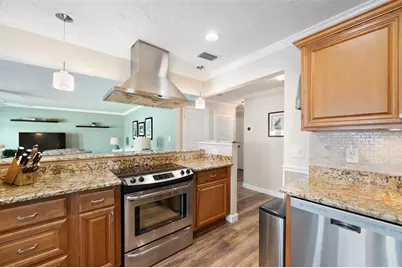 5257 Beach Drive SE #D, Saint Petersburg, FL 33705 - Photo 7