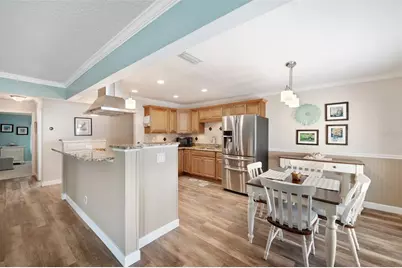 5257 Beach Drive SE #D, Saint Petersburg, FL 33705 - Photo 3