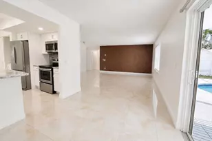 9203 Camino Villa Blvd, Tampa, FL 33635 - Photo 3