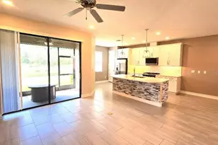 4887 Isola Ct, Wesley Chapel, FL 33543 - Photo 5