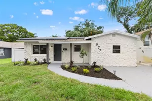 977 27th Ave S, Saint Petersburg, FL 33705 - Photo 3