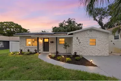 977 27th Avenue S, Saint Petersburg, FL 33705 - Photo 1