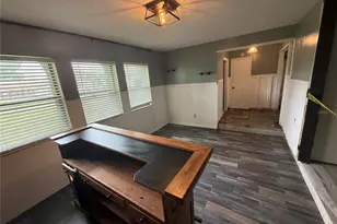 1806 N Waterman Dr, Valrico, FL 33594 - Photo 3