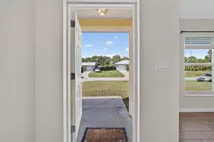 5008 S Obispo Cir, Labelle, FL 33935 - Photo 7