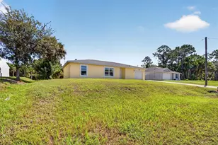 5008 S Obispo Cir, Labelle, FL 33935 - Photo 3