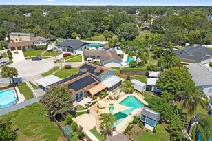 7103 Creekside Ct, Tampa, FL 33615 - Photo 5