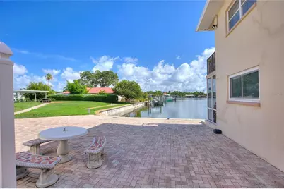3753 46th Avenue S #10, Saint Petersburg, FL 33711 - Photo 1