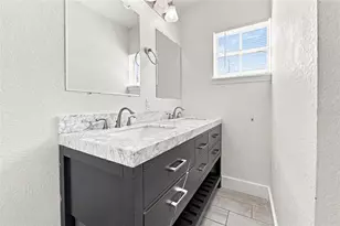7805 Winston Ln, Tampa, FL 33615 - Photo 13