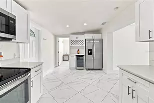 7805 Winston Ln, Tampa, FL 33615 - Photo 7