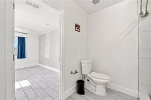 7805 Winston Ln, Tampa, FL 33615 - Photo 11
