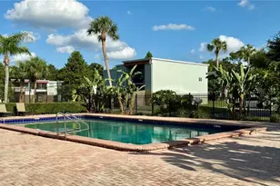 2830 Somerset Park Dr, Tampa, FL 33613 - Photo 31