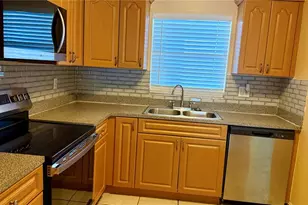 2830 Somerset Park Dr, Tampa, FL 33613 - Photo 5