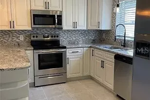 1424 Chesterfield Dr, Dunedin, FL 34698 - Photo 9
