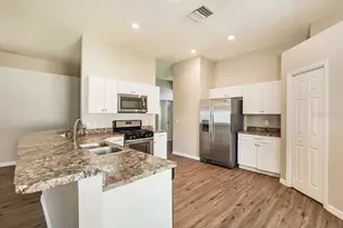 1423 Ocean Reef Rd, Zephyrhills, FL 33544 - Photo 9