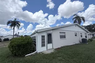 402 Dorchester Pl, Sun City Center, FL 33573 - Photo 25