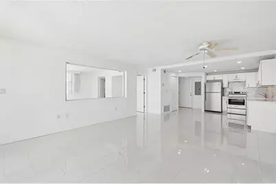 450 Treasure Island Causeway #106, Treasure Island, FL 33706 - Photo 9