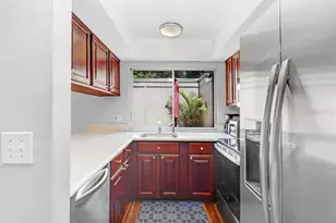 3712 Carrollbrook Rd, Tampa, FL 33618 - Photo 11