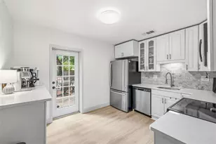 3913 W Wallace Ave, Tampa, FL 33611 - Photo 11