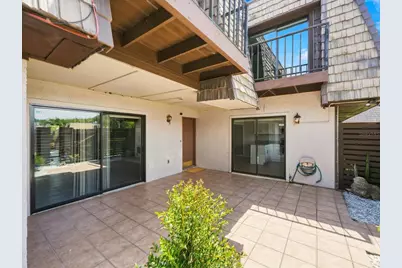 15314 E Pond Woods Drive #15314, Tampa, FL 33618 - Photo 5