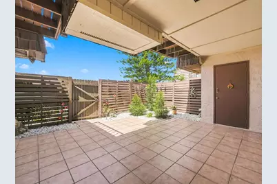 15314 E Pond Woods Drive #15314, Tampa, FL 33618 - Photo 3