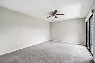15314 E Pond Woods Dr, Tampa, FL 33618 - Photo 25