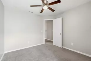 15314 E Pond Woods Dr, Tampa, FL 33618 - Photo 33